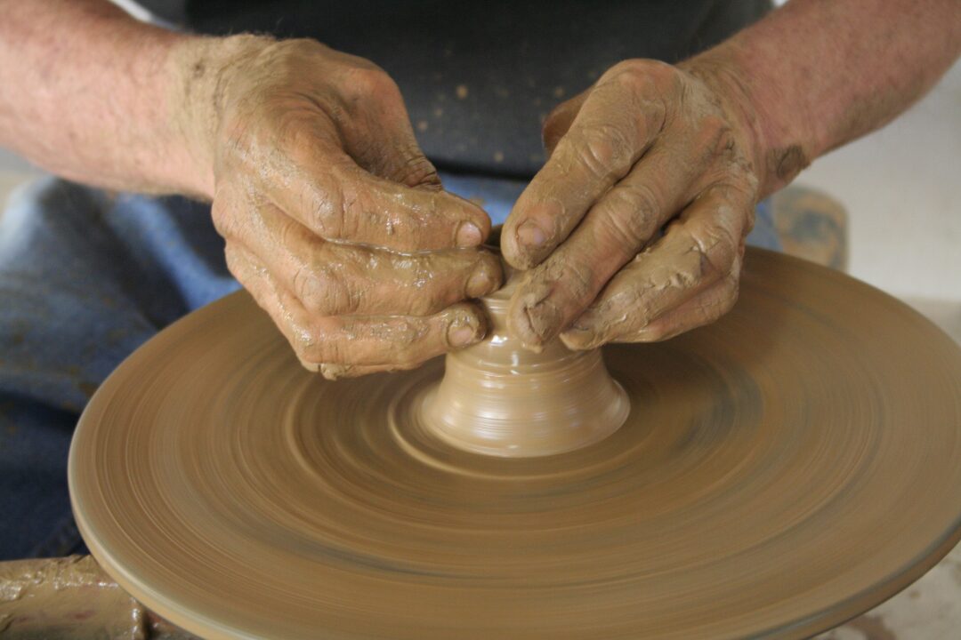 陶芸用エアーコンプレッサーの選び方と活用法